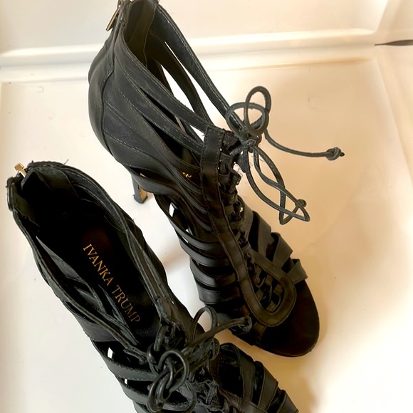 Black Laced Cage Heels - Picture 2 of 4